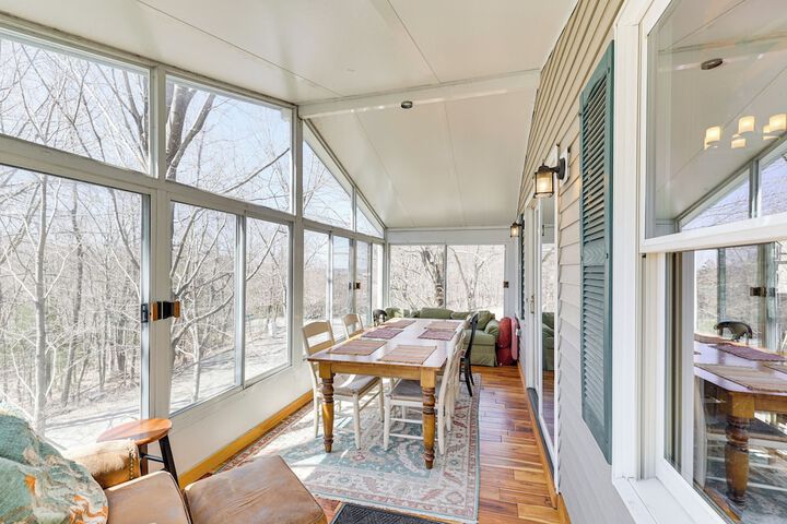 Jeffersonville Home w / Deck Near Hiking & Climbing