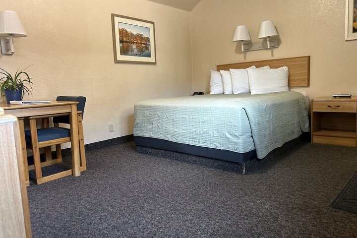 Room 53 of 83