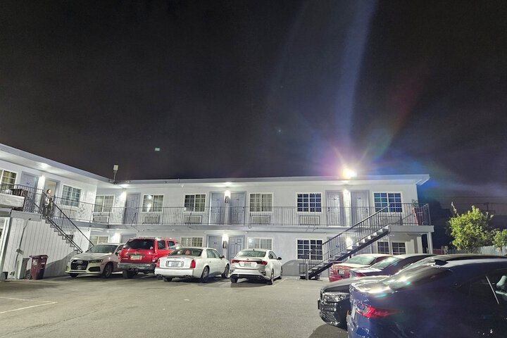 Palms Motel
