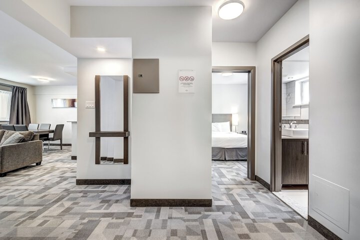 Room 70 of 99