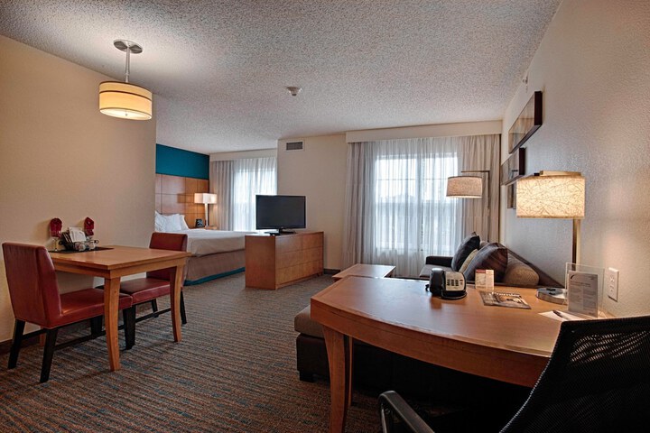 Room 27 of 35