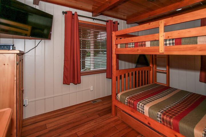 Room 16 of 27