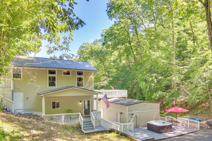 Hot Tub & Boat Dock: Lovely Lake Lure Retreat