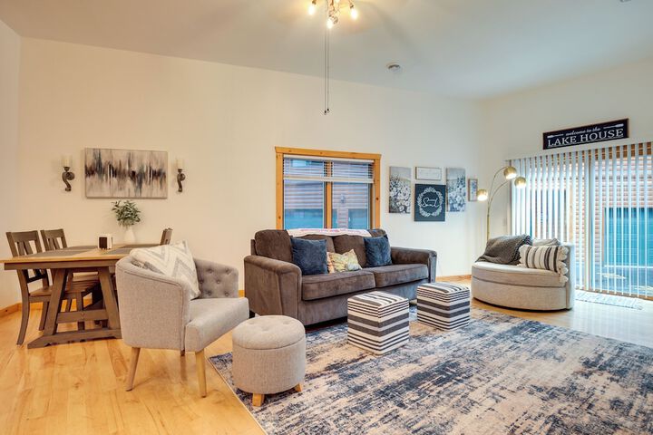 Lake Minocqua Condo w / Shared Fire Pit!