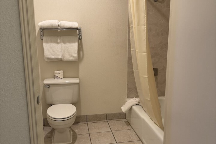 Room 14 of 34