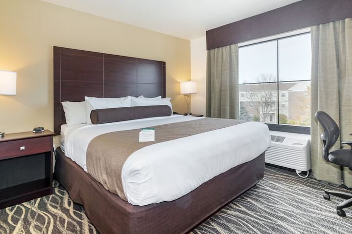 Cobblestone Hotel and Suites Janesville