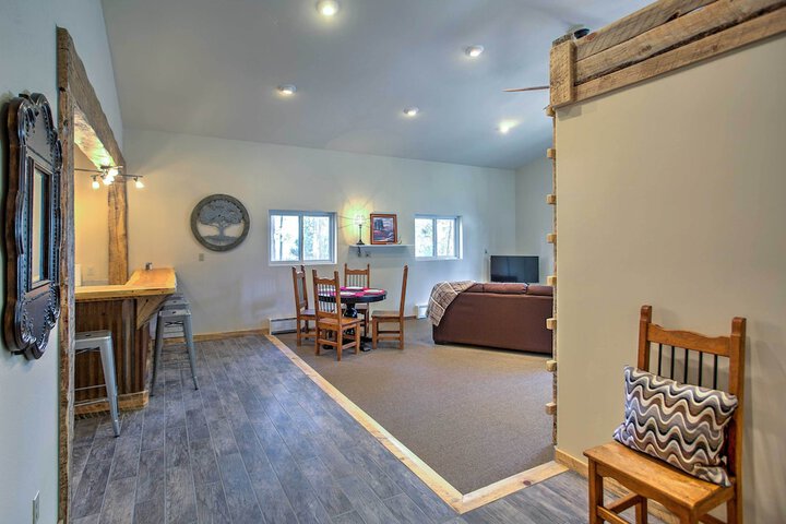 Mancos Cabin Rental on 80 Acres w / Mountain View!