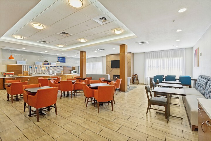 Holiday Inn Express & Suites Salt Lake City South - Murray by IHG