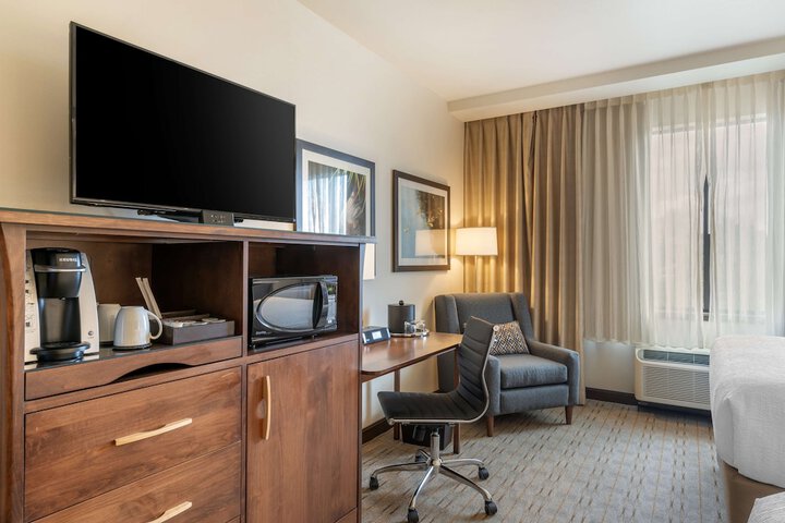 Best Western Premier Boulder Falls Inn