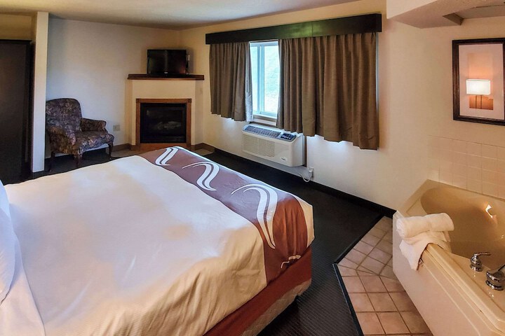 Room 26 of 33