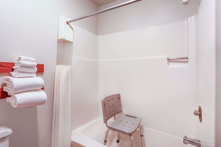 Room 8 of 13