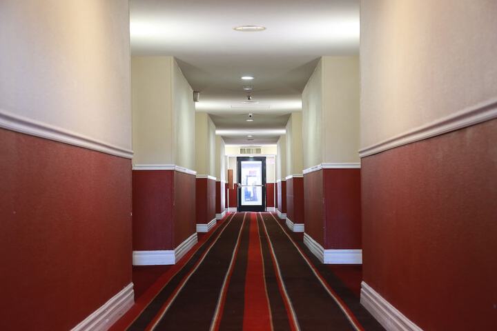 Ballroom/Hall 19 of 24