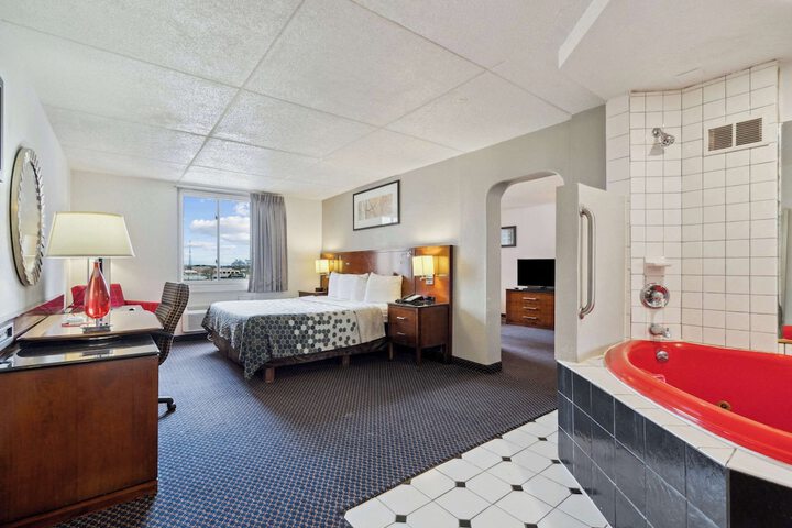 Room 17 of 31