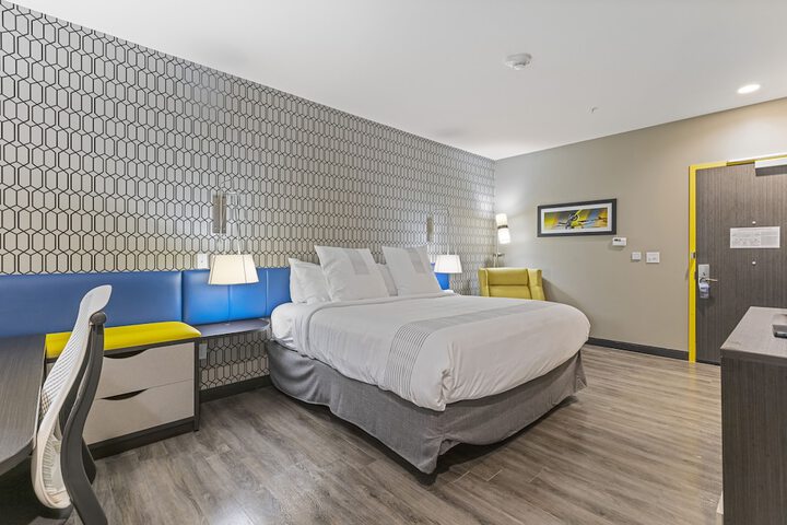 Room 17 of 27