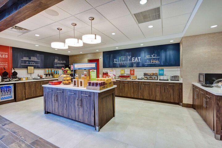 Hampton Inn & Suites Wells