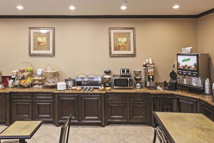 Breakfast/Coffee Service 31 of 33