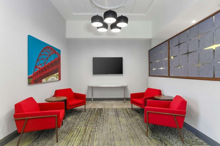 Hampton Inn & Suites Pittsburgh-Downtown