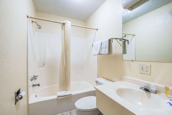 Room 12 of 27