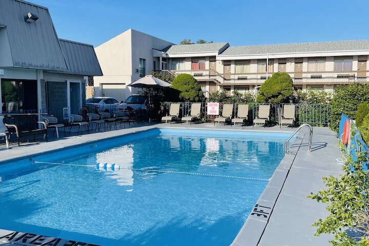 Pool 5 of 70
