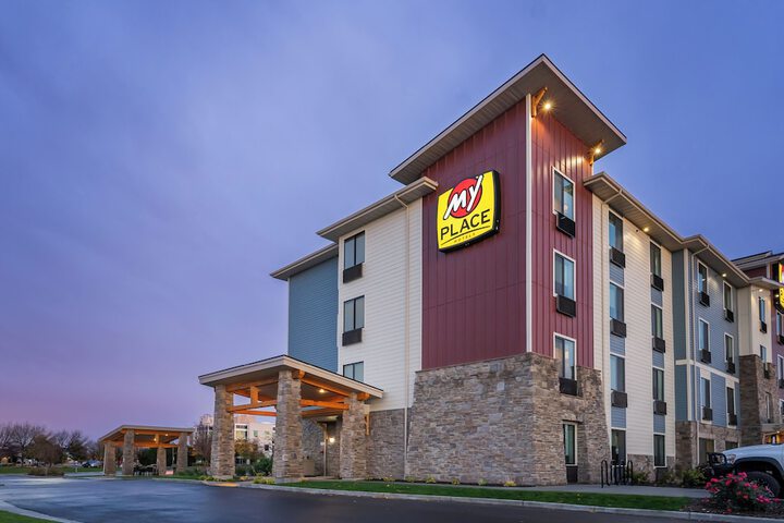 Hotel 2 of 43
