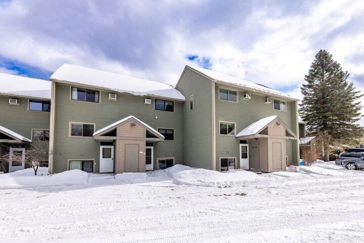 Telemark 5 4 Bedroom Condo by RedAwning