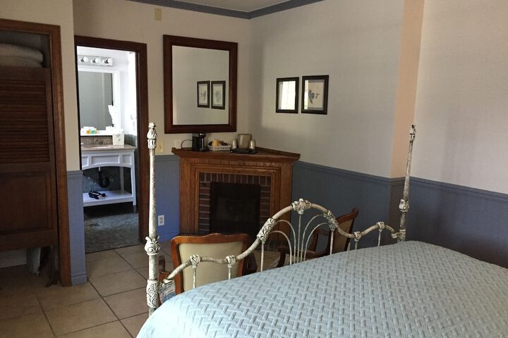 Room 44 of 162