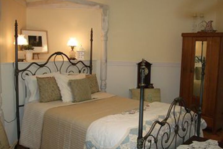 The Iron Gate Inn