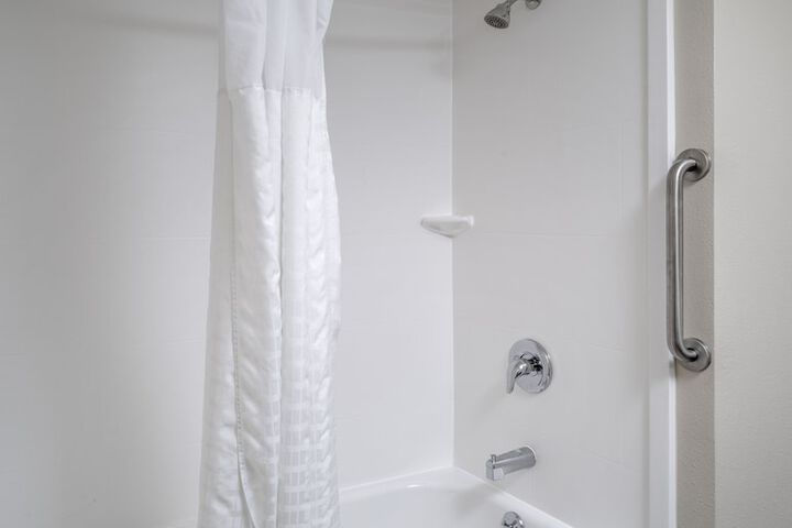 Room 25 of 36