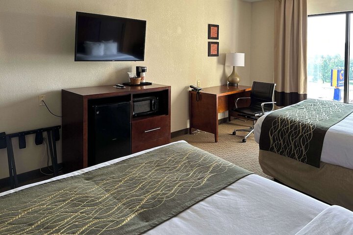 Room 32 of 85