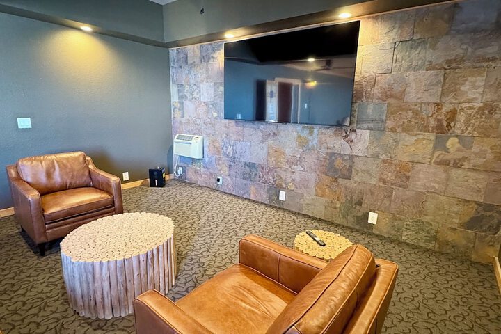 Americas Best Value Inn Wall