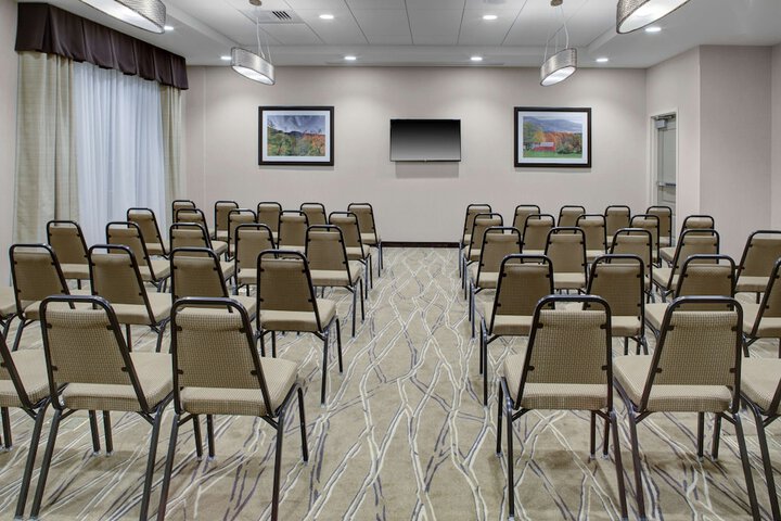 Hampton Inn and Suites Manchester