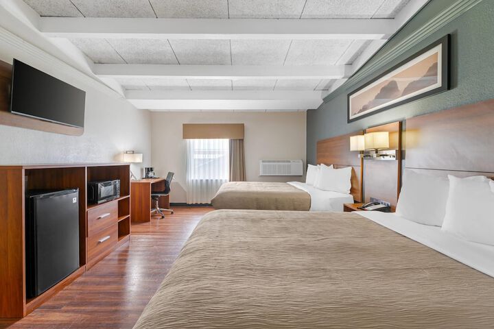 Quality Inn & Suites Kansas City - Independence I-70 East