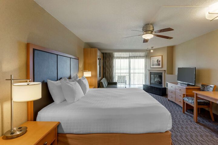 Room 32 of 76