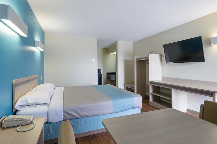Room 18 of 36