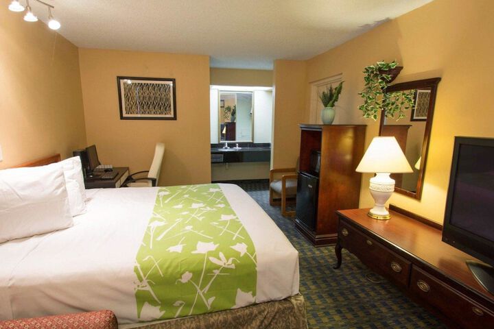 Room 9 of 23
