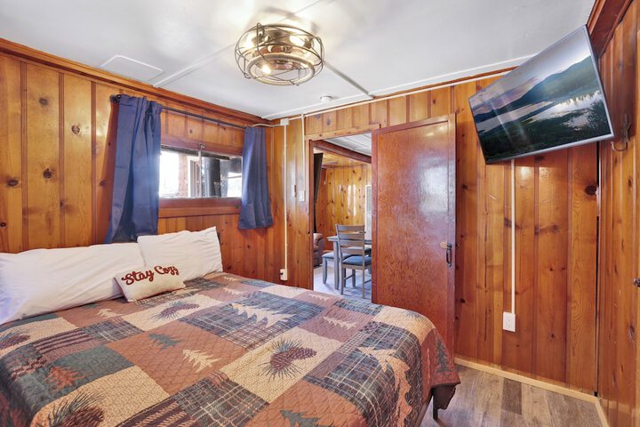 Room 52 of 85