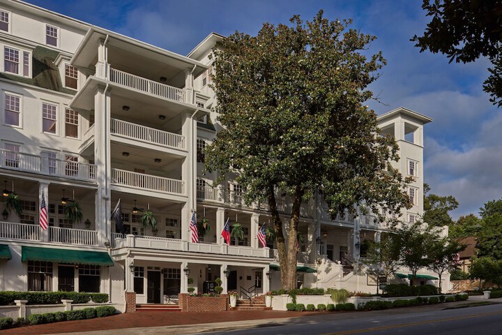 Hotel 3 of 83