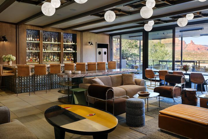 Lounge 86 of 114
