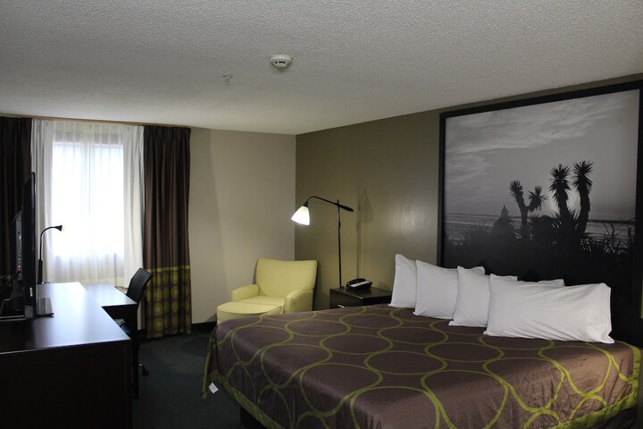 Room 16 of 31