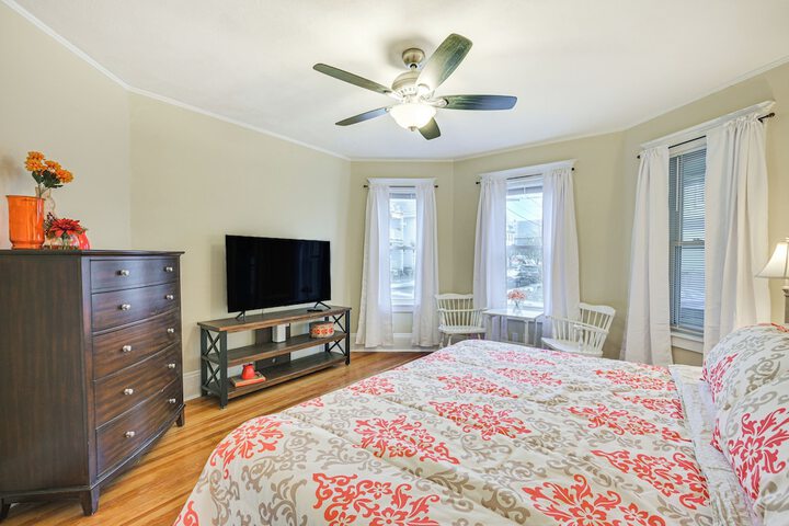 Medford Apartment Rental 5 Mi to Downtown Boston