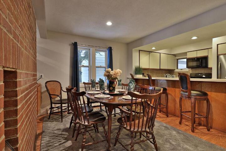Skiers! Fox Hollow 2BR 2BA Condo Across from Pico, Minutes to Killington condo