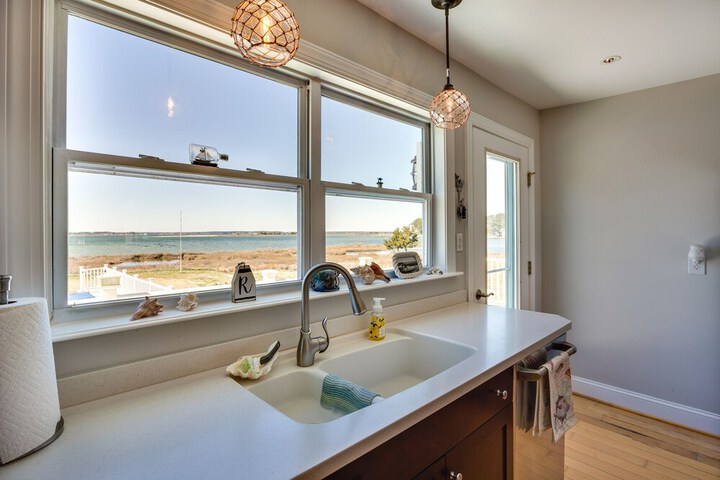 Welcoming Cottage w / Outdoor Pool & Water Views!