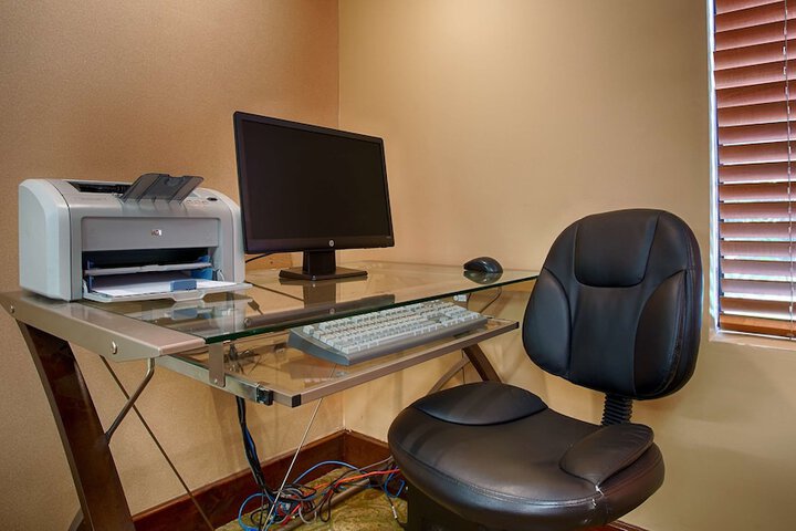 Business Center 13 of 13