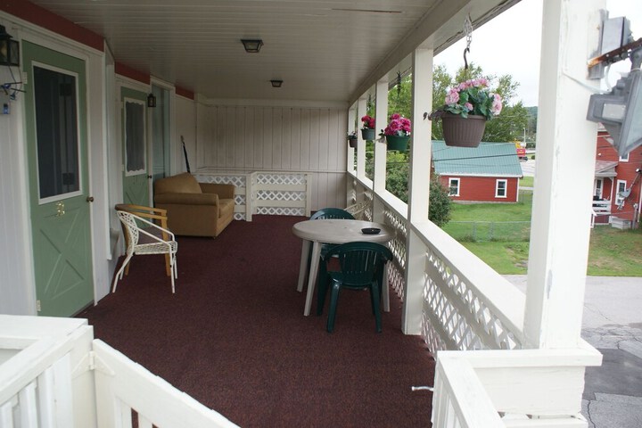 Northern Peaks Motor Inn