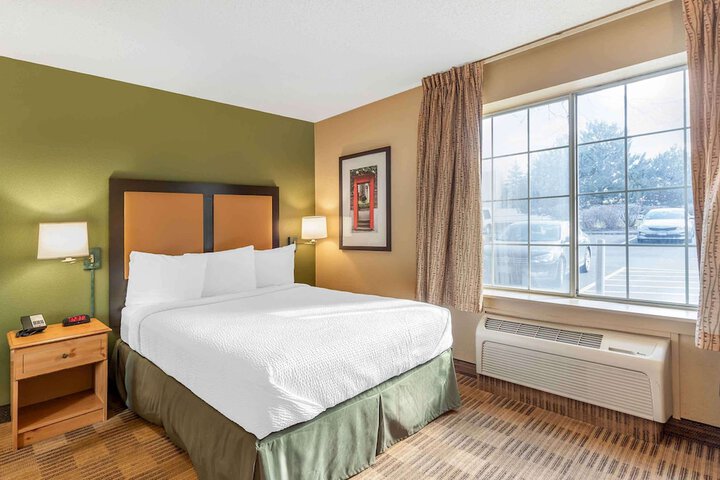 Room 15 of 28