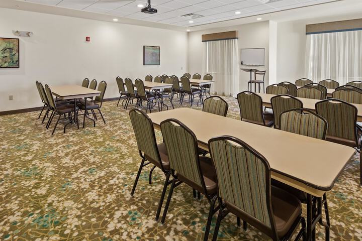 Best Western Lindsay Inn & Suites