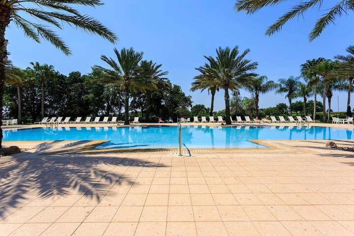Pool 6 of 52
