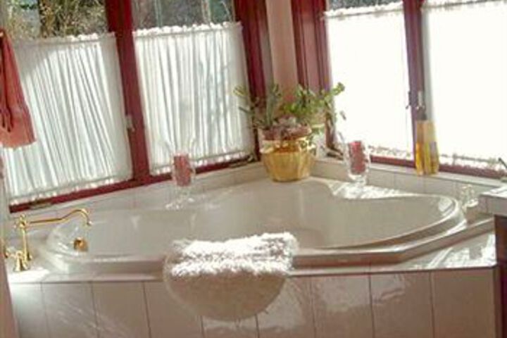 Auberge de Seattle French Country Inn