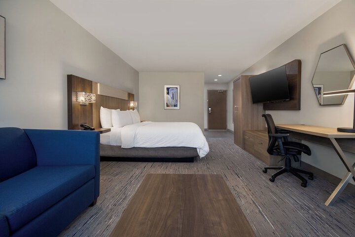 Room 32 of 50