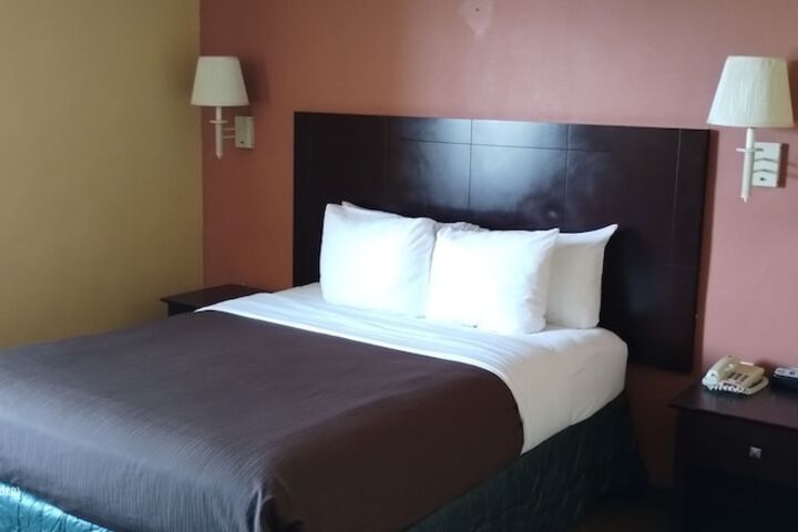 Room 33 of 37